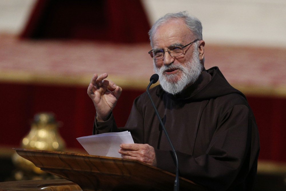 Phỏng vấn cha Raniero Cantalamessa thuyết giảng viên của Phủ Giáo Hoàng