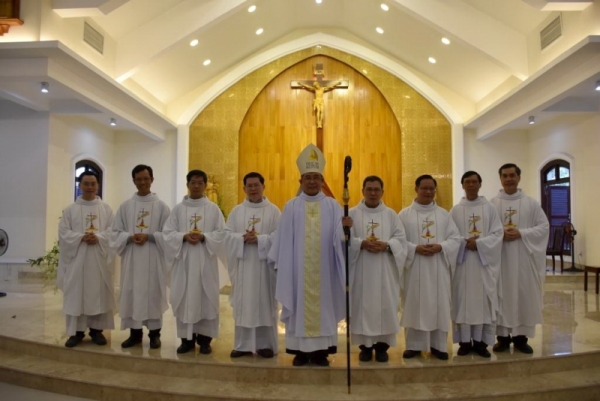 Đại Chủng Viện Thánh Giuse Sàigòn: Tân Giám mục Louis Nguyễn Anh Tuấn dâng lễ tạ ơn