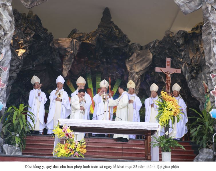 Thánh lễ khai mạc năm thánh - kỷ niệm 85 năm thành lập giáo phận Thanh Hóa