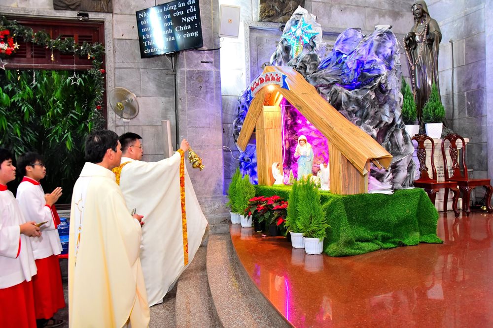 Thánh lễ Đêm Giáng Sinh 2024