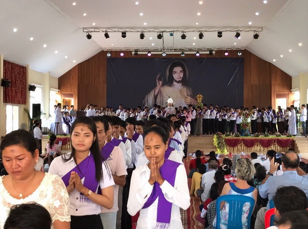 Giáo hội Campuchia có 300 tân tòng vào dịp lễ Phục sinh