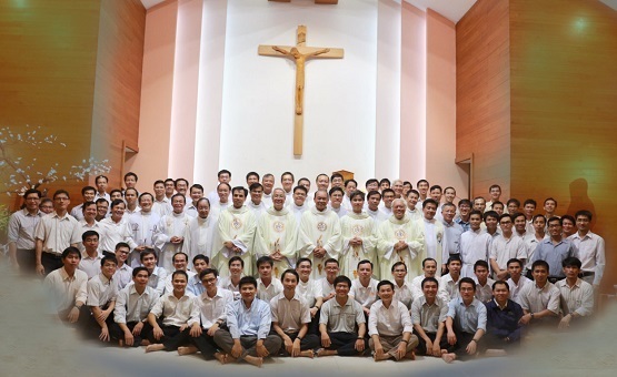 Thánh Lễ tạ ơn khởi đầu sứ vụ của cha tân giám tỉnh Dòng Tên Việt Nam