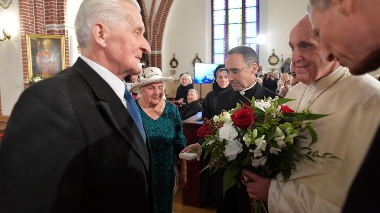 Đức Giáo Hoàng gặp gỡ người cao tuổi ở thủ đô Latvia