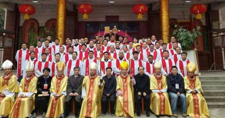 Trung Quốc: Các tân giám mục được truyền chức đều có sự chuẩn nhận rõ ràng của Đức giáo hoàng
