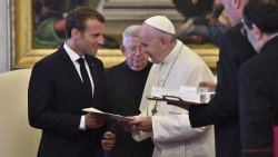 Đức Thánh Cha tiếp Tổng thống Pháp Emmanuel Macron
