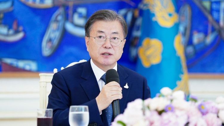 Tổng thống Hàn quốc xin các giám mục giúp chống virus corona