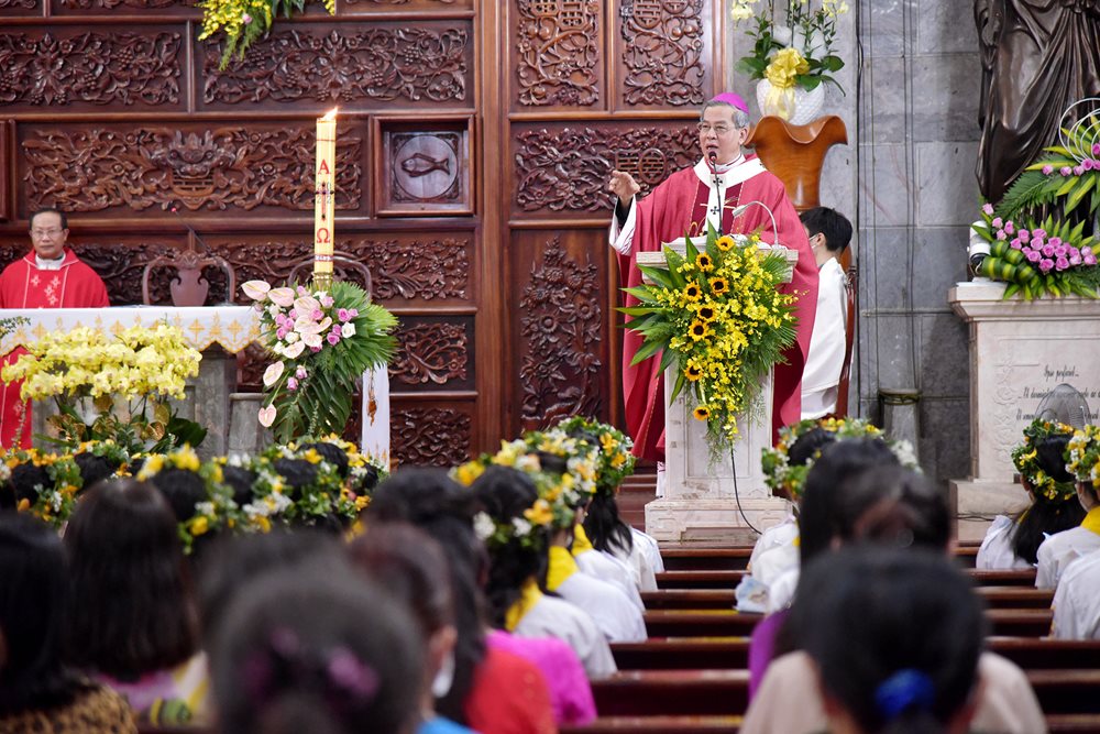 Giáo xứ Vĩnh Hòa: Lãnh nhận hồng ân Chúa Thánh Thần 2022